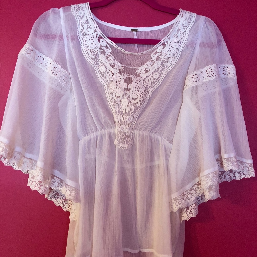 Free People Lace White Blouse with flowy sleeves